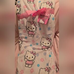 Hello Kitty Viral Blanket/Throw